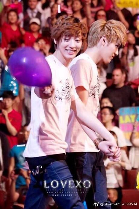 ptwmw85's tweet photo. ภาพจำยังชัดเจน..เหมือนเดิมทุกอย่าง #krisyeol #คริสยอล https://t.co/eV5beORhoN