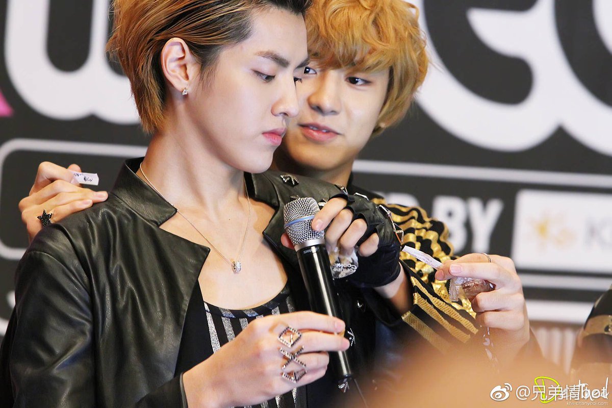 ptwmw85's tweet photo. ภาพจำยังชัดเจน..เหมือนเดิมทุกอย่าง #krisyeol #คริสยอล https://t.co/eV5beORhoN