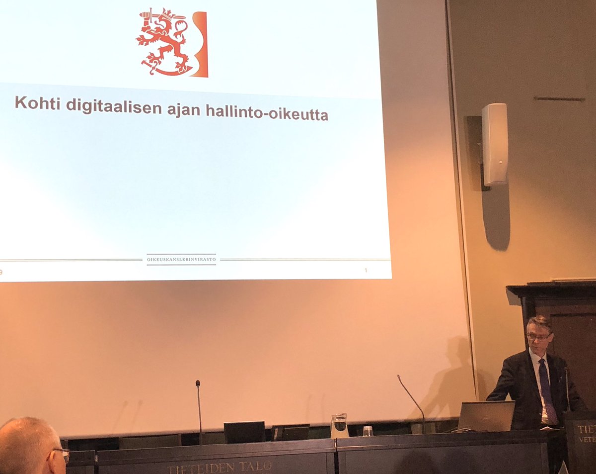 JouniManelius's tweet photo. Suomalainen #Lakimiesyhdistys keskustelutilaisuus #Oikeus ja #digitalisaatio. 
Monipuoliset alustukset eri näkökulmista oikeuskansleri @thpoysti lisäksi by @jukka_mahonen @visakurki @t_pihlajarinne ja @AniAlenSav 
#tekoäly
#hallinto-oikeus
#tekijänoikeus 
#prosuming 
#lohkoketju https://t.co/uof5Vp3X5W