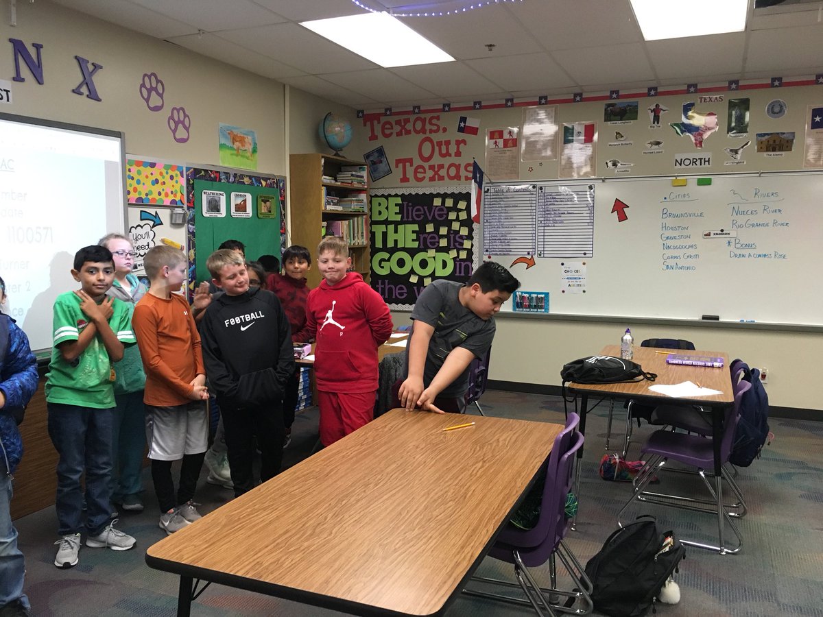 ChristaTurner02's tweet photo. Four corners for vocabulary review. #VoicesofSISD https://t.co/2EujkiRdKp
