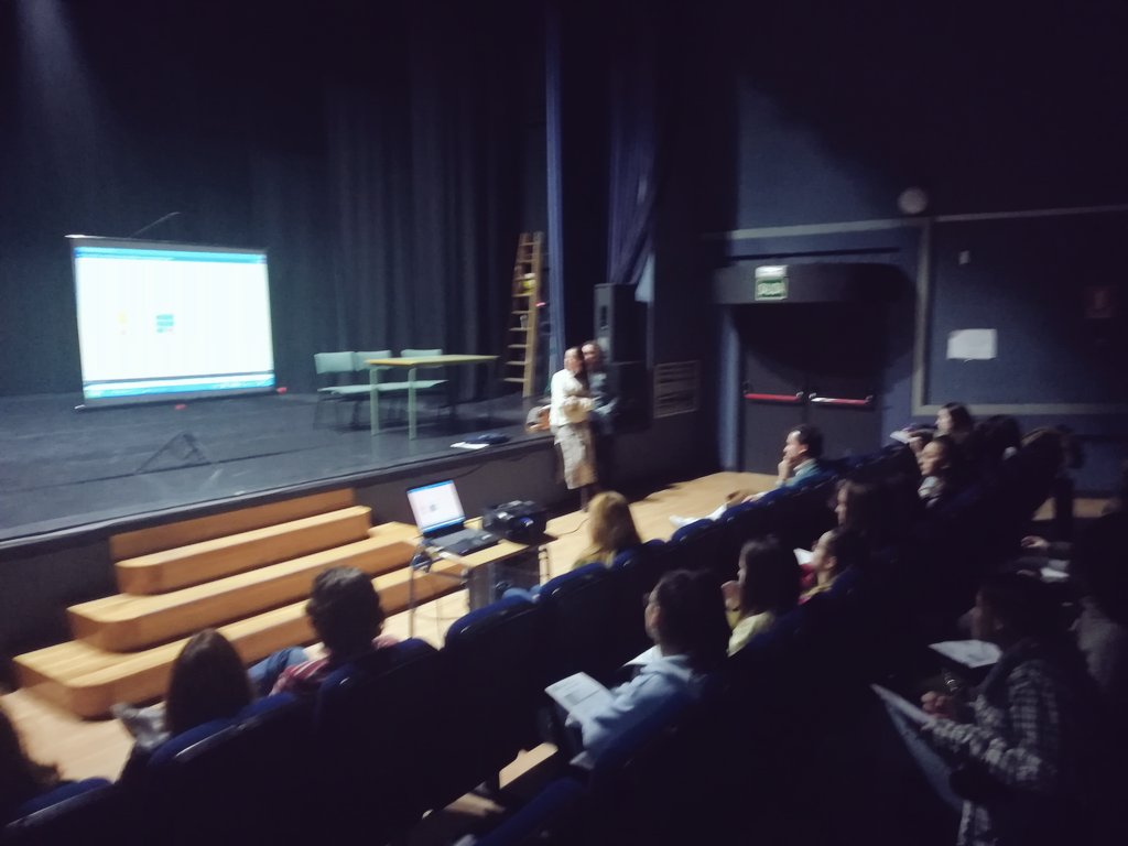 Emprendemos en #Artes #Escénicas en el #Conservatorio #Pepaflores de #Málaga con <a href="/escueladm/">Escuela de Danza&Música dm</a> <a href="/davidmartindanz/">David Martin</a> <a href="/aemprende/">Andalucía Emprende</a> <a href="/mgonzalezgomez/">María González Gómez</a> <a href="/cademalaga/">Andalucía Emprende Málaga</a>