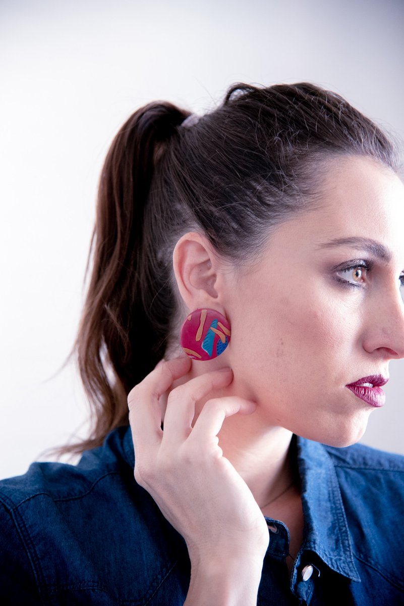 Kassiani_cheir's tweet photo. This year I am all about discovering new designers!!
My polymeric clay earing is a new find that I love. Find out all about the person behind the brand on my latest post: https://t.co/WITqrUkgKI
#justkassi #polymericClay https://t.co/W4VXqG4fq1