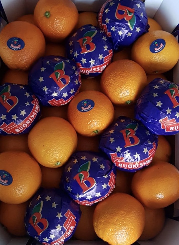 MilanoFreshSrl's tweet photo. Blood oranges from Sicily 😋#bloodorange https://t.co/DHc5u3uFua
