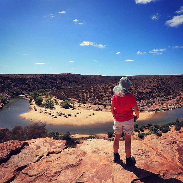 It was hot and the flies were very annoying, but for this beautiful lookout it was worth to hike here😀
-
#kalbarrinationalpark #westernaustralia bit.ly/2CBKKT8