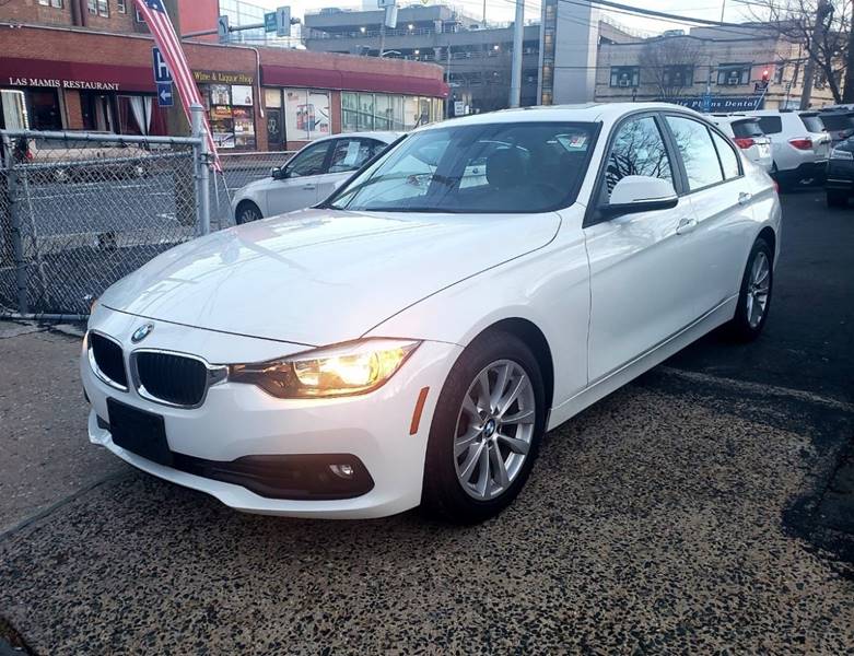 The 2016 #BMW 3 Series AWD 320i xDrive 4dr Sedan speaks volumes about it's driver, uncompromising individuality, passion for driving, & standards far above the ordinary. #Danilos #AutoSales #WhitePlainsNewYork