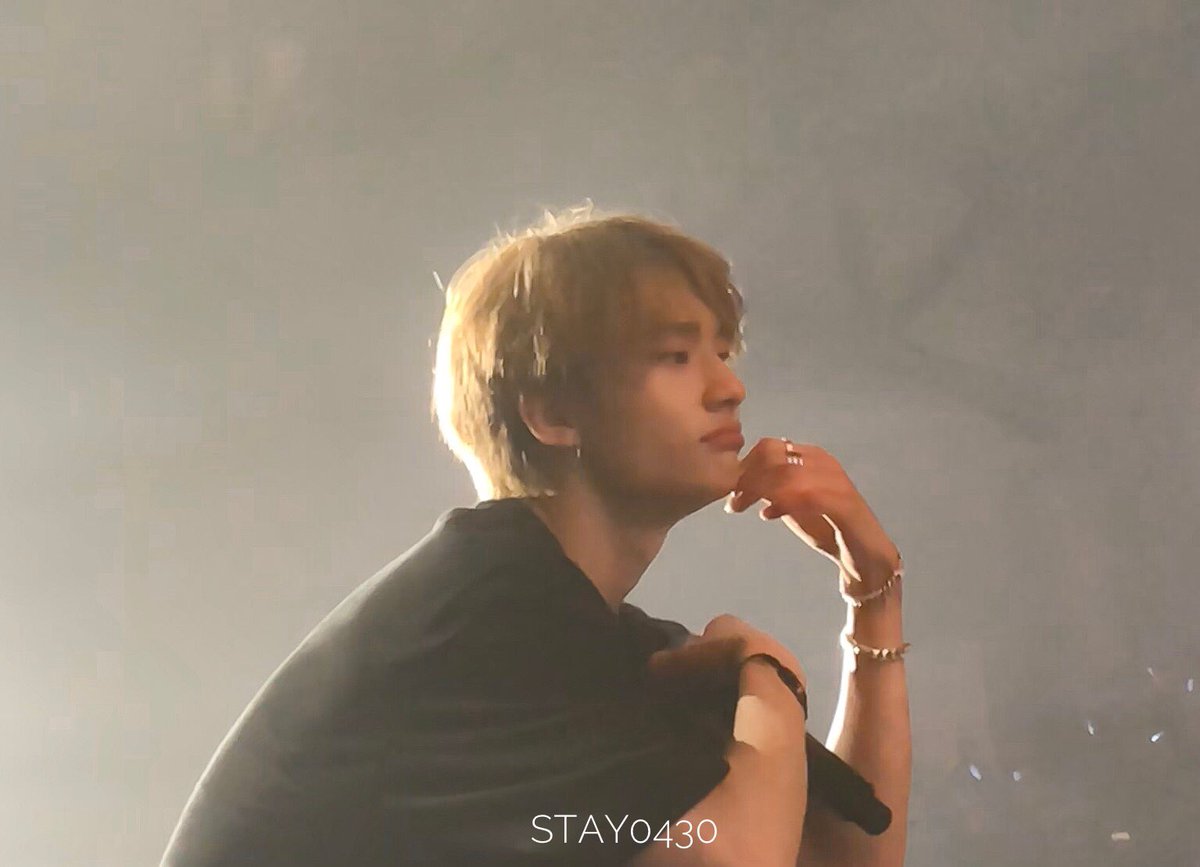 stay0430's tweet photo. ฮยอนจิน หล่อมากแบบมากๆ เป็นคนที่ได้เห็นใกล้สุดแล้ว ใจจะวาย💕 #UNVEILTOURINBANGKOK #straykids #HYUNJIN https://t.co/wEUKToGmOY