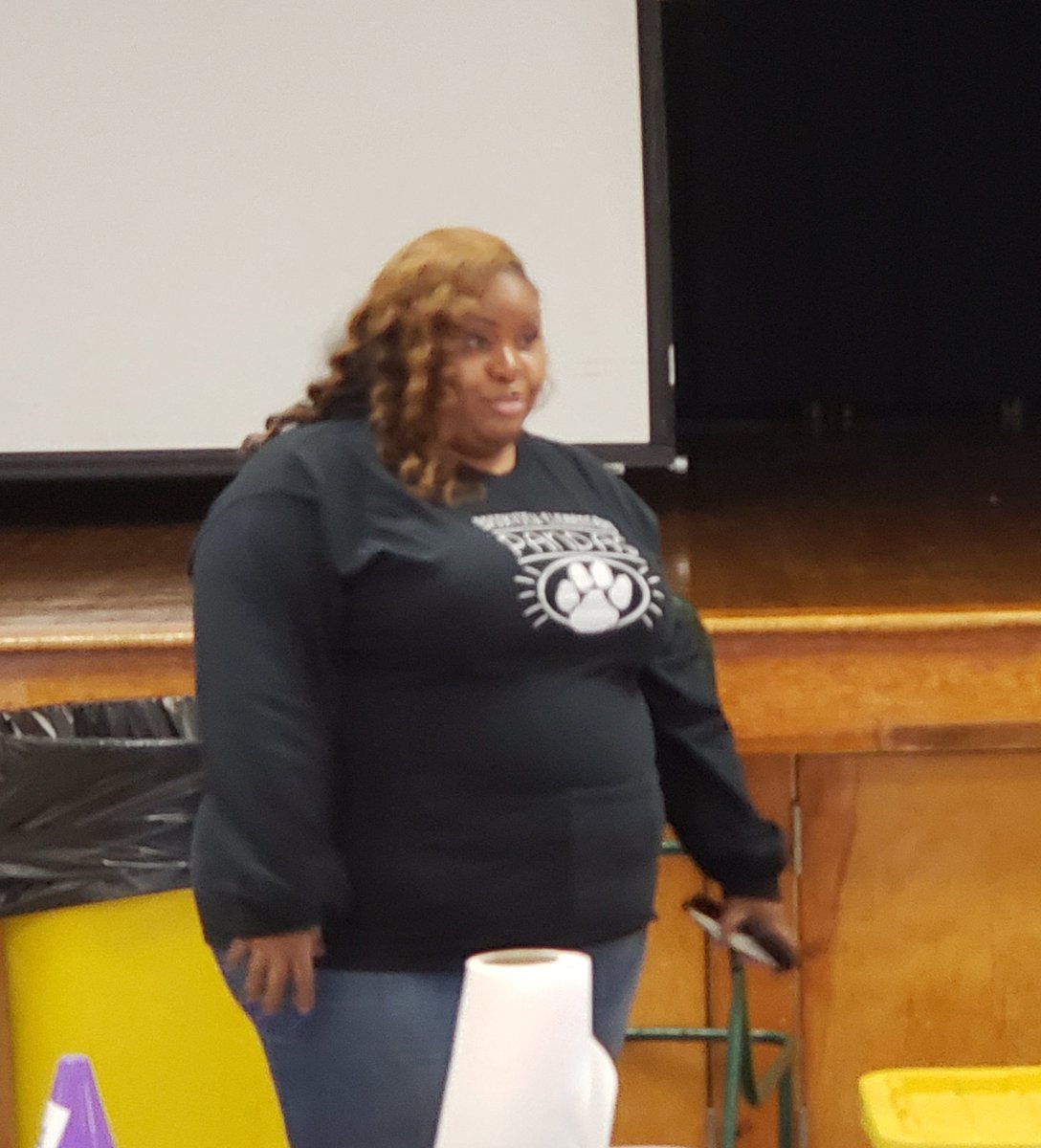 HubbardsStacy's tweet photo. Happy MKL day where service is another opportunity to share dream of Dr. King at Brookview with #HandsonAtlanta and @BESPandaWallace. We cleaned, made pillows for media center, and decals for the walls. #serviceday # community #change https://t.co/b5FQmq3yAy