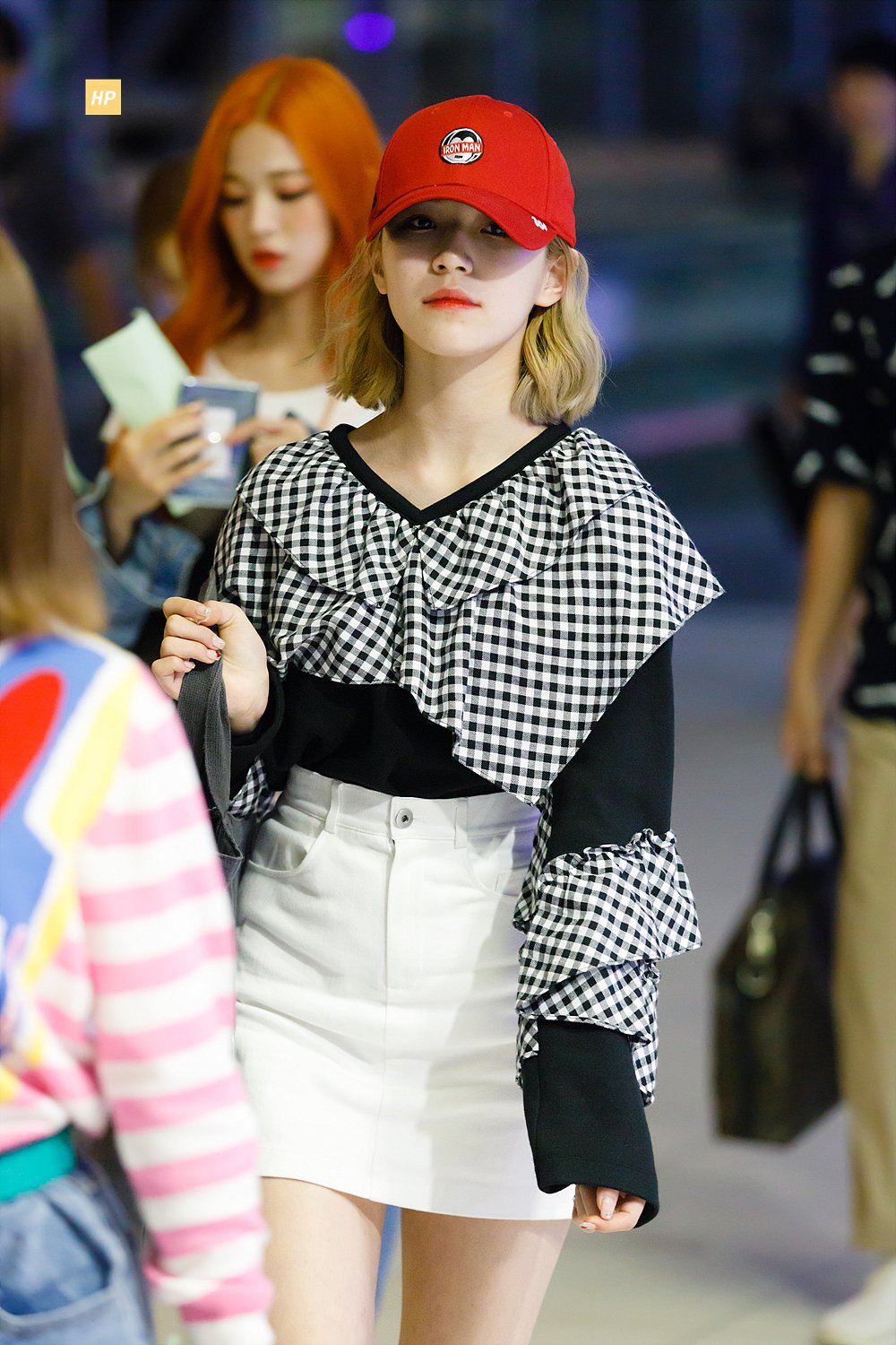 DxcuGhPVAAIsk3_.jpg:orig