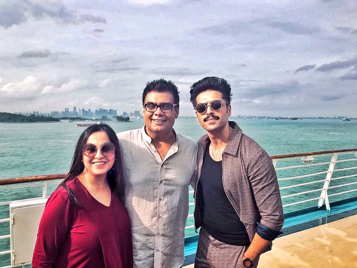 fahadmustafa26's tweet photo. #Singapore #Cruise #sabandsal20thanniversary 🇸🇬
@aliimran_writer @Salman_ARY https://t.co/1JAxRJqKqv
