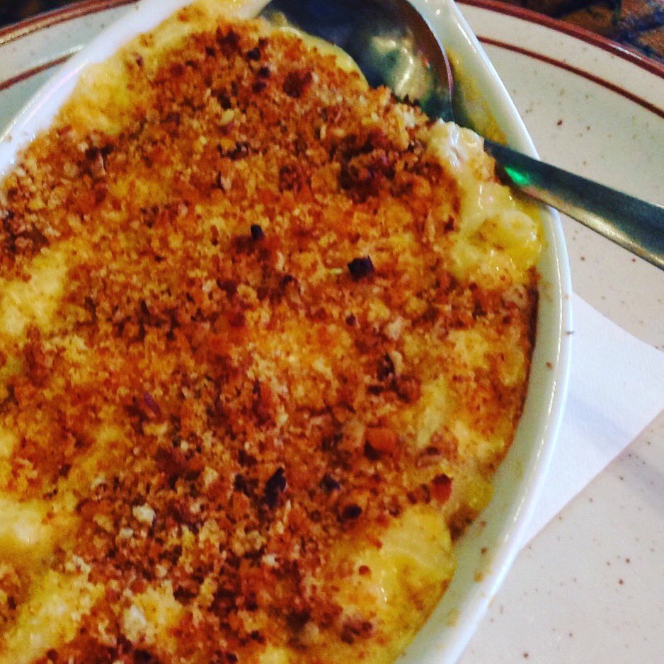tattooed_moose's tweet photo. It’s chilly out! ❄️ Warm up with our super cheesy mac n cheese. 🔥 #getinmybelly #tattooedmoose #chs #chseats #holycity #chucktown #charlestoneats #dinersdriveinsanddives #bestlatenighteats #bestff https://t.co/TMf6S3uZeo