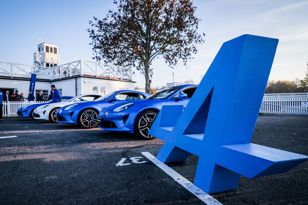 AlpineCarsFR's tweet photo. La Piste Bleue #Alpine, saison 2019 : venez vivre votre passion en nous rejoignant dès à présent sur les circuits européens lors de nos prochaines sessions.
Plus d’informations et inscriptions sur : https://t.co/Hq3nHQsYF1 https://t.co/1Ld6xHftdr