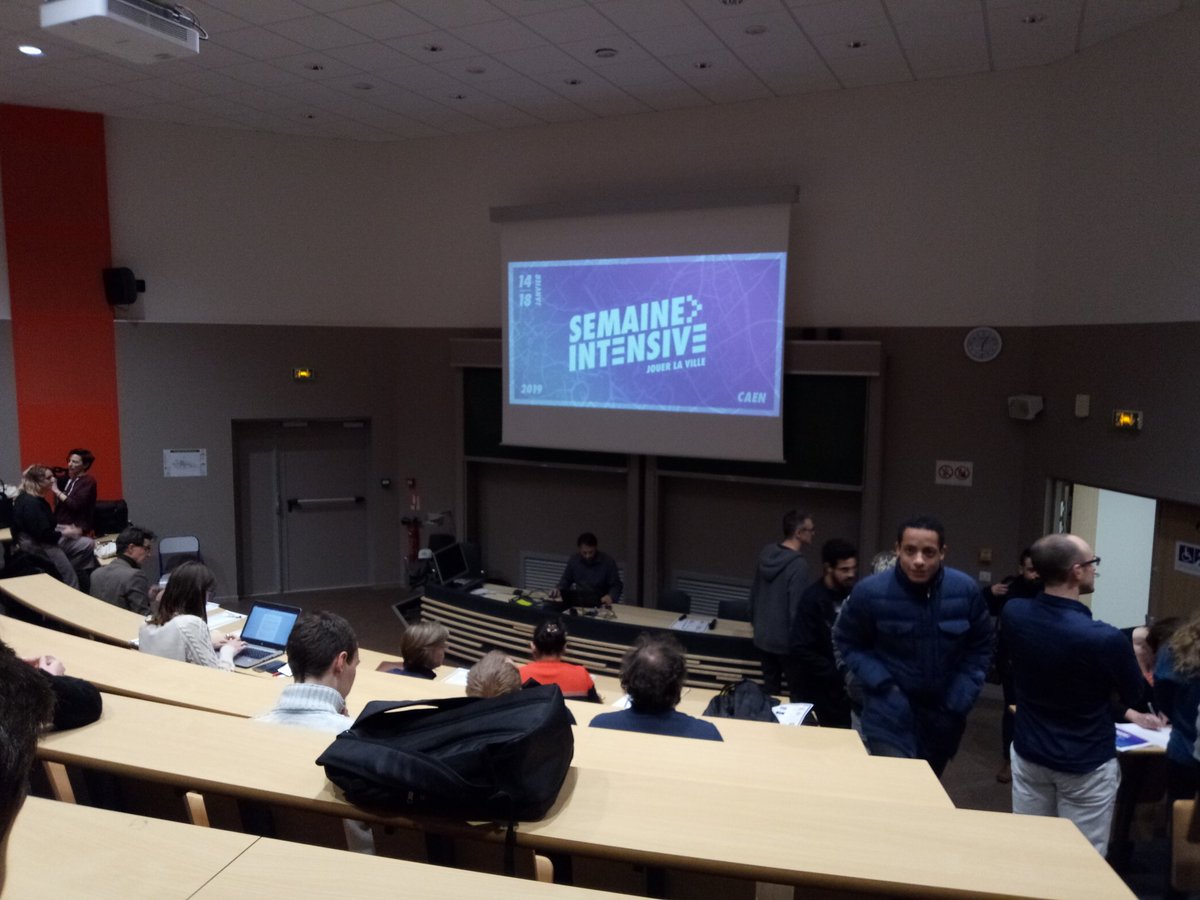 Discovert tweet media