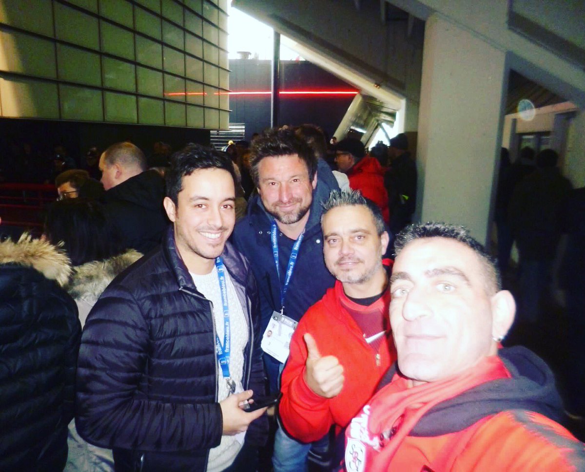 SalopetteRouge's tweet photo. Petit selfie avec @JulienBalidas @philippe_gleyze merci à vous deux les amis pour la photo et dimanche !! @francebleusport @bleuoccitanie @StadeToulousain 🔴⚫️👍🏻 #stbath #championcup #saison201819 https://t.co/QzwWaClMIq