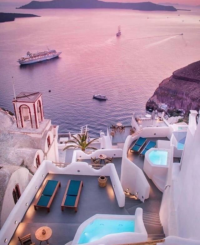 Landscapes_flux's tweet photo. RT ThatsEarth: Santorini, Greece 🇬🇷 https://t.co/AqEacHMuOP