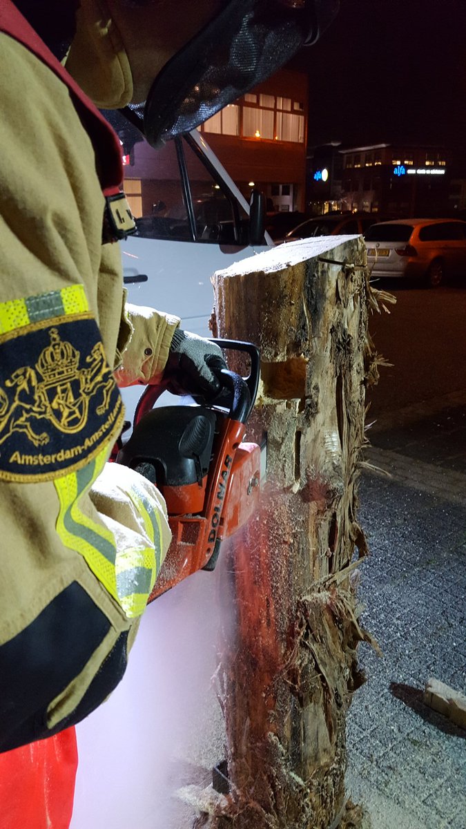 hoszaagcursus's tweet photo. Weer onderweg naar huis vanaf brandweer Aalsmeer. Top avond gehad met een prima temp. ❄ https://t.co/Sxd6z3iutV