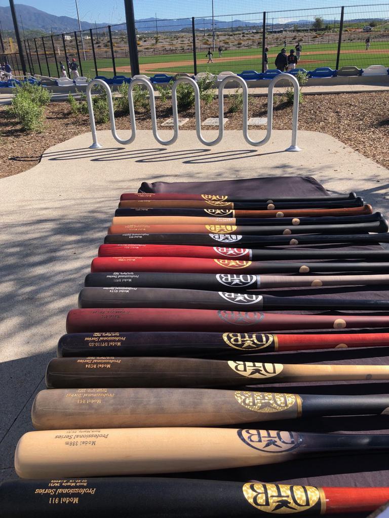 jesseimartinez's tweet photo. Last day of the tourney here in the Great Park in Irvine, grab a @DoveTailBats! Official bat of NABA. #dovetailbats #dovetailbat #baseball #fearthedove #NABA #NABAbaseball #riseabovetherest #hardestwoodinthegame #hardestfinishinthegame https://t.co/650UHLgOIS