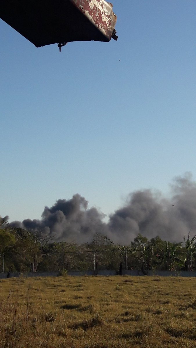 yaja_1322's tweet photo. @BCBRP @ultimahoraC4  desde nuevo san carlitos se observa ese humo, desconocemos si es de herbazales. https://t.co/JoLzfcgbqO