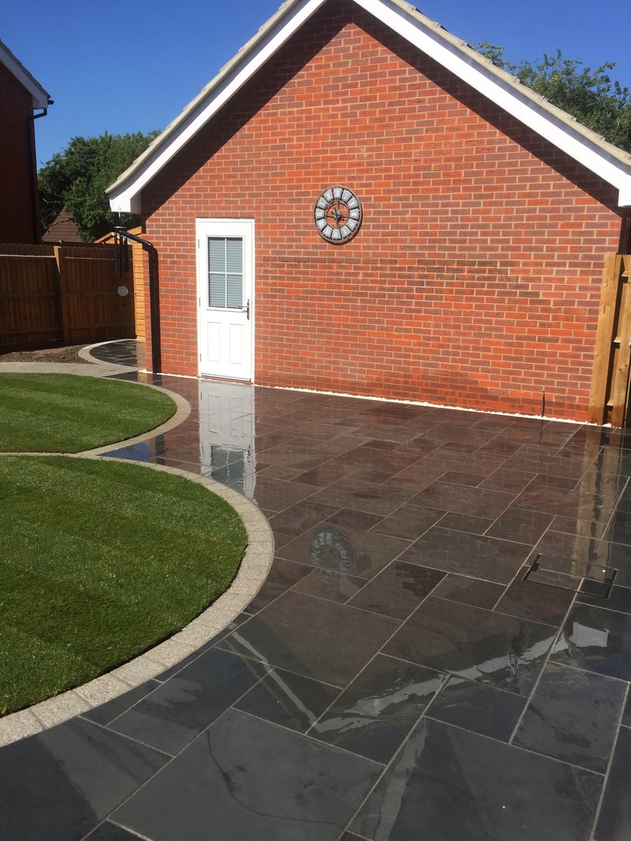 karlsteward75's tweet photo. For the third consecutive year , Premier gardens have won yet another award with ⁦@MarshallsReg⁩ best patio transformation under 40m2 . Great effort by all of our team, attention to detail always pays off! #feeling proud, https://t.co/CApJfXtk1w