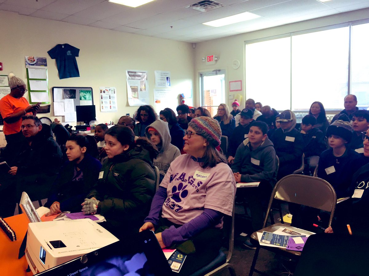 DrFaniel's tweet photo. #MLKDay #MercerStFriends #FoodBank #FoodFriends -#HappyBirthday - Dr. King @MercerStFriends Celebration of Life! Music, poems, tributes, meal bag volunteerism, quotes, healthy recipes, bday cake & more! #SHUP Thx @girlscouts @Sysco @GloriaNilson @usda @ZPHIBHQ #MLKDayofservice https://t.co/iv3kt2tsg8