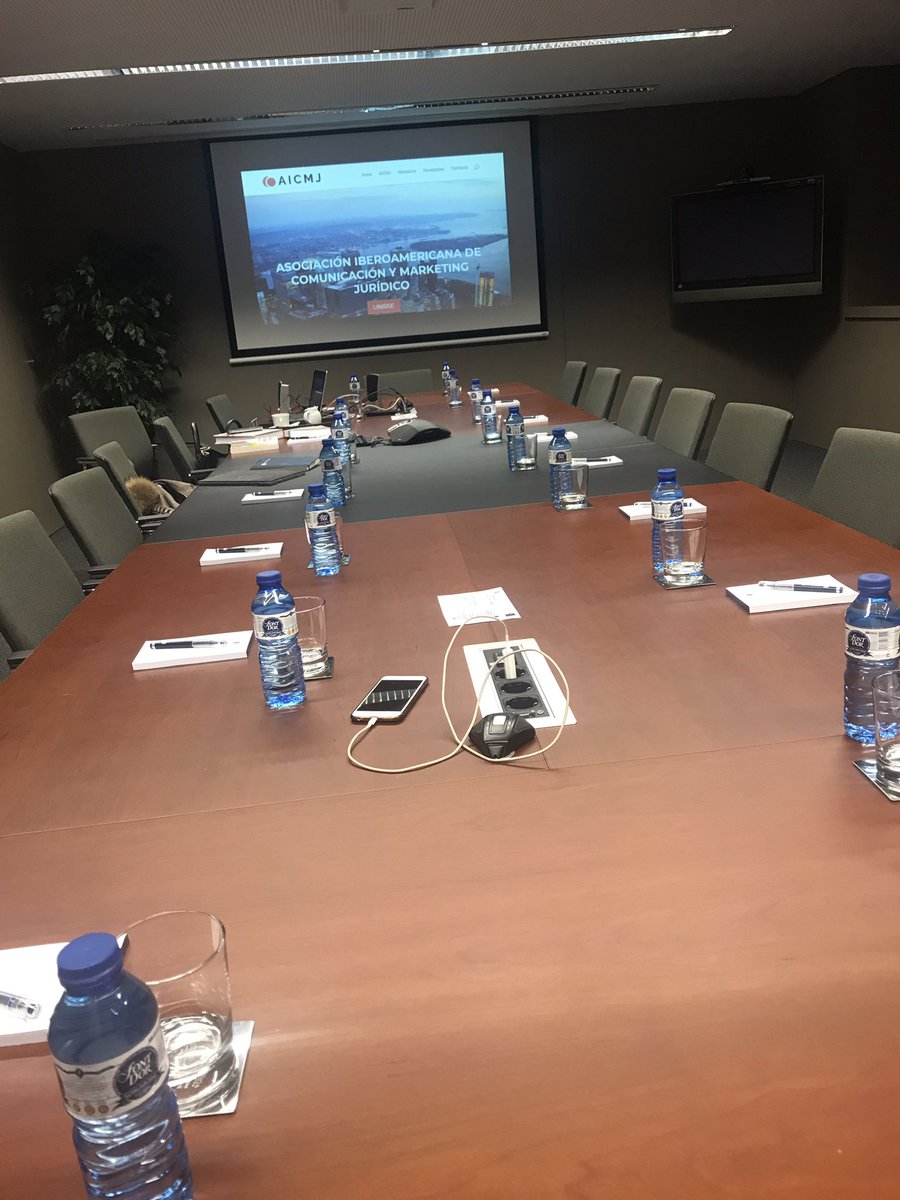 📍Todo listo para recibir a los miembros españoles de la Asociación Iberoamericana de Comunicación y Marketing Jurídico en la sede de <a href="/Roca_Junyent/">RocaJunyent</a> y a todos los demás por videoconferencia.
¡Gracias #CeliaDominguez @carbonellariad y al equipo!