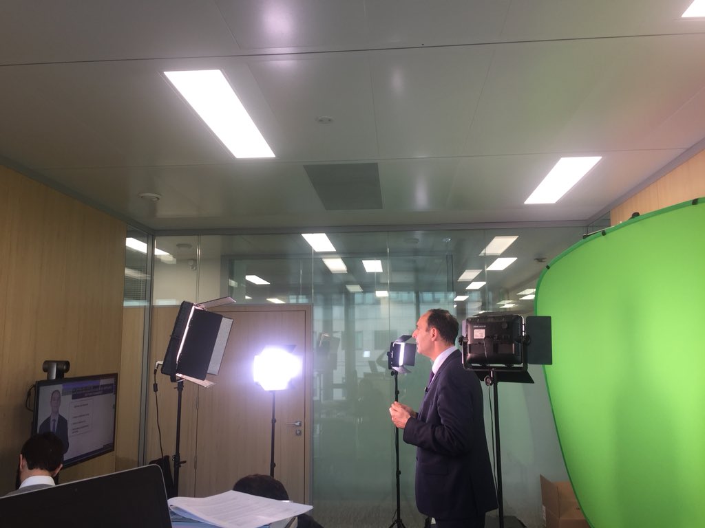 CecileBekkers's tweet photo. Tournage du MOOC et du SPOC sur les stratégies financières des collectivités locales #Campus4dev @SarahMarniesse @AFD_France @IngeniumFr https://t.co/5pj8xcDcpx