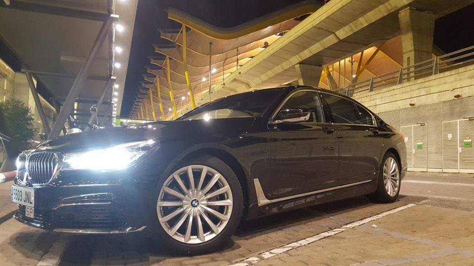 Grand_Class's tweet photo. ¿Necesitas transporte desde/hasta el Aeropuerto? 
#MadridTransfer #Business #LimousinesMadrid #MadridAirport #MadridAirportTransfer #Exclusive #VIPCar #love #fashion #model #followme #follow #like #like4like #beautiful #happy #igers #instagood https://t.co/B8bpJ9hI6S