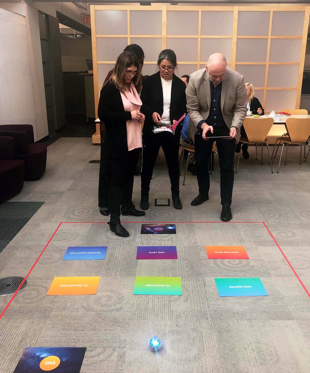 SASAcademicCA's tweet image. Making a cold Monday in Toronto more enjoyable by having a little coding fun during lunch 😄❄️#SASCodeSnaps #SAS #officefun