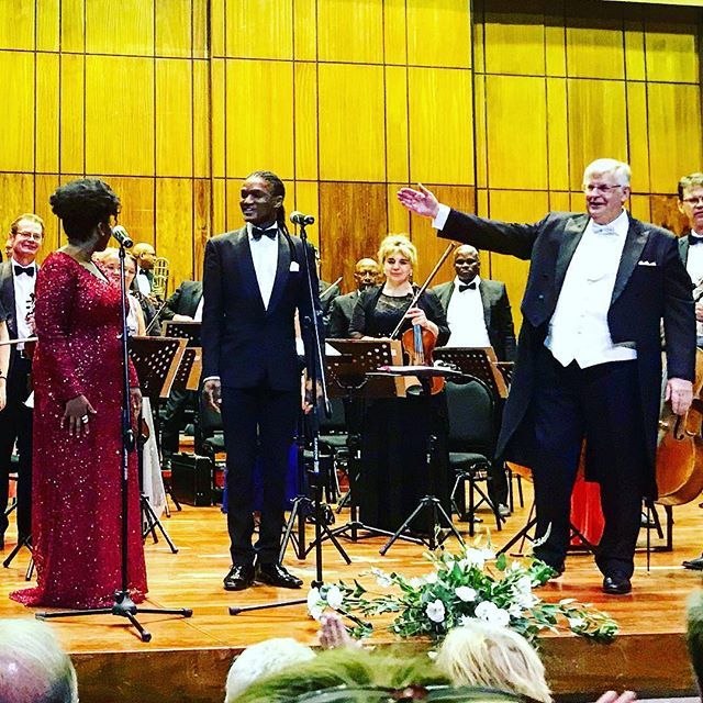 karentoittoit's tweet photo. ONE OF THE HIGHLIGHTS OF THE Johannesburg International Mozart Festival - The VIENNESE NEW YEAR CONCERT 🔥 
#JIMF2019 #TheMusicalJoke

Richard Cock with soprano Hleniwe Mkhwanazi and tenor Phenye Modiane - with the Johannesburg Festival Orchestra

Mor… https://t.co/QKgelHGPkg https://t.co/tRTkXIYood