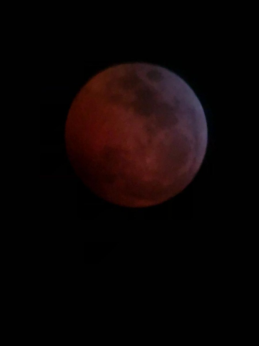 IreneSexologa's tweet photo. Increíble la luna de anoche! Sigamos aprovechando su influencia positivamente!!! Qué tengas una excelente semana! https://t.co/vOI5NSbwaN
