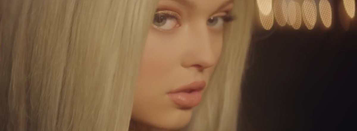 elliseghost's tweet photo. @iamlorengray CAN WE TALK ABOUT THESE VISUALS? ARE THE MOST BEAUTIFUL THING IN THE WORLD, LOREN U REALLY DID THAT AND I'M PROUD, THAT'S IT #QueenMusicVideo https://t.co/lwKdN1cgfm