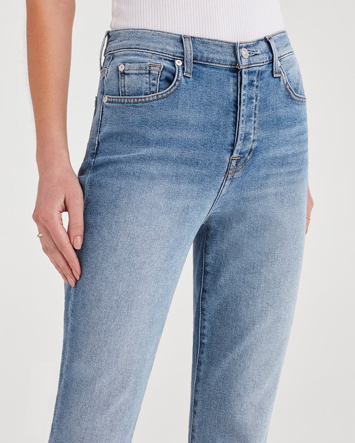 7FAM's tweet photo. FINAL HOURS for $100 off $300! Get shopping: https://t.co/jSUcY07Wne #7forallmankind #sale #spendandget https://t.co/C5tBYuUguq