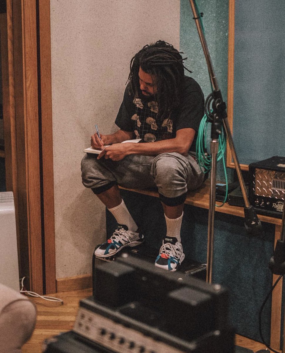 RapDirect_'s tweet image. J. Cole via Instagram 👀