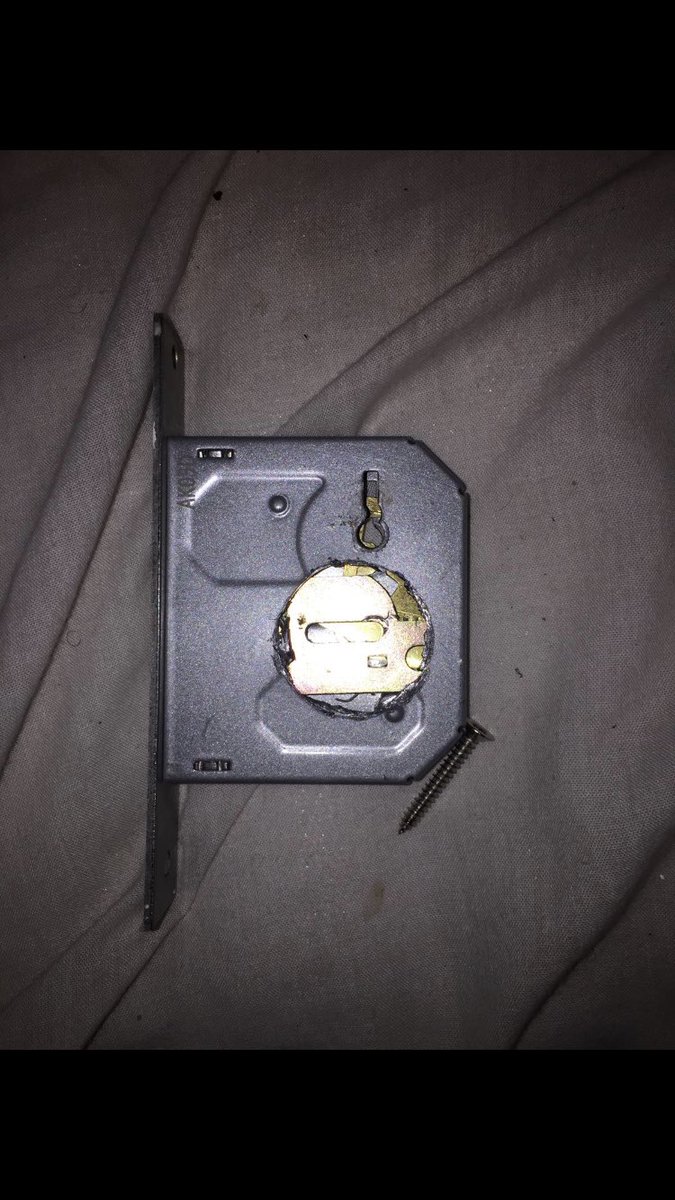 FranticLocks's tweet image. The 20mm hole saw #locksmith strikes again!! I use the term “locksmith” loosely..... #locksmithmanchester locksmithmanchester-0161.co.uk