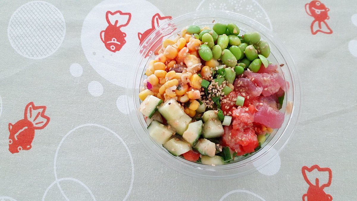 eatfishYVR's tweet image. Check out our January #FISHbar special: the Goal Bowl! House-smoked wild BC Coho salmon, Pacific ahi tuna, cucumber, edamame, and corn salsa. Customize it with your choice of sauce and either rice or salad mix. 🎏 #HealthyEating