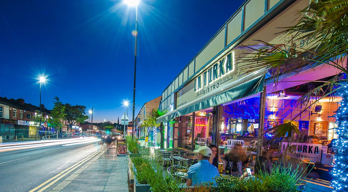 VisitSalford's tweet photo. The magic that is Monton! This trendy little village has it all to offer, from restaurants to edgy bars, it's got it all https://t.co/K13MXUvQmg https://t.co/OzrSOwyl8X