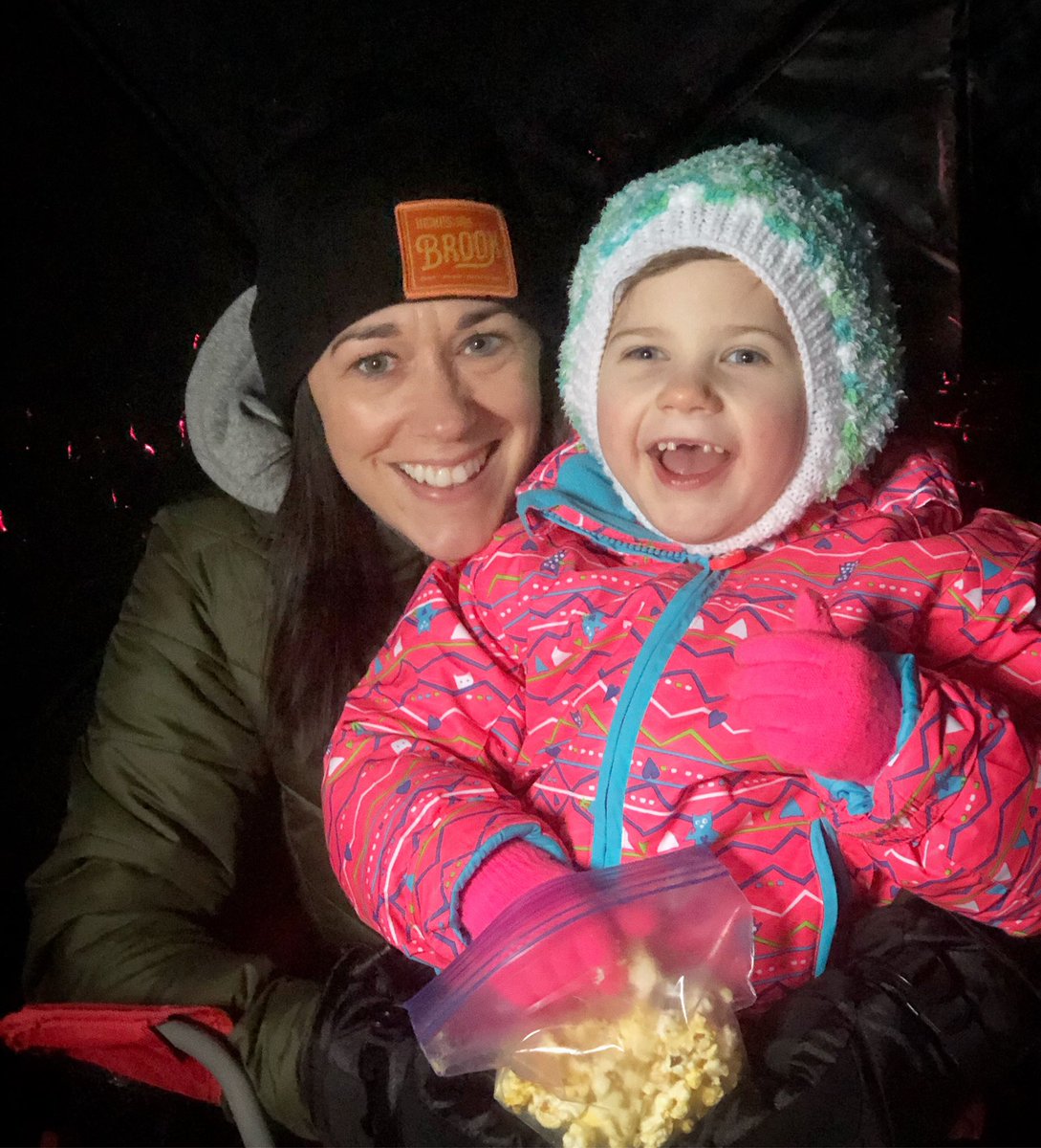 DickiesBrook's tweet photo. Ice fishing , popcorn and the DB Pursuit Toque 👌

#dickiesbrook #eastriveroutfitters #itsworthit #icefishing https://t.co/POEc7w5DVo