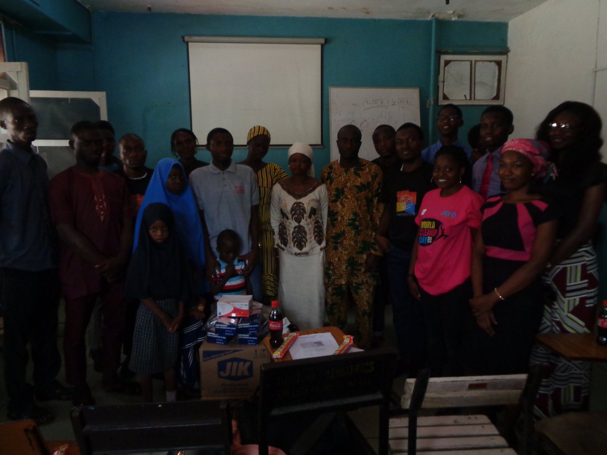 smilebuildersng's tweet photo. Last month, our team in conjunction with @jcin_unibadan donated medical supplies for 50 Partial Exchange Transfusions for children with Tetralogy of Fallot ('hole in the heart') at UCH, Ibadan. Thanks to our beneficiaries, guests, partner, sponsors & volunteers!
#PETProject2.0 https://t.co/V6Y6aiJM7Q