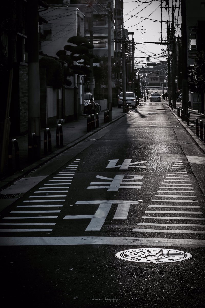 sha_tto's tweet photo. 他事ろむ。
#photography #cityview #streetphotography #townguide #fukuoka #photo #lensfun #igersjp #life_with_camera #cacon #japan #ameblo #写真で繋がる
#空がある風景 #街の構造 #町内 #キリトリセカイ #福岡 #博多 #ふぉと
#電線クラブ #街歩き #道
.
Instagram:https://t.co/Mzx7EGnMcD https://t.co/vorTM5HIyB