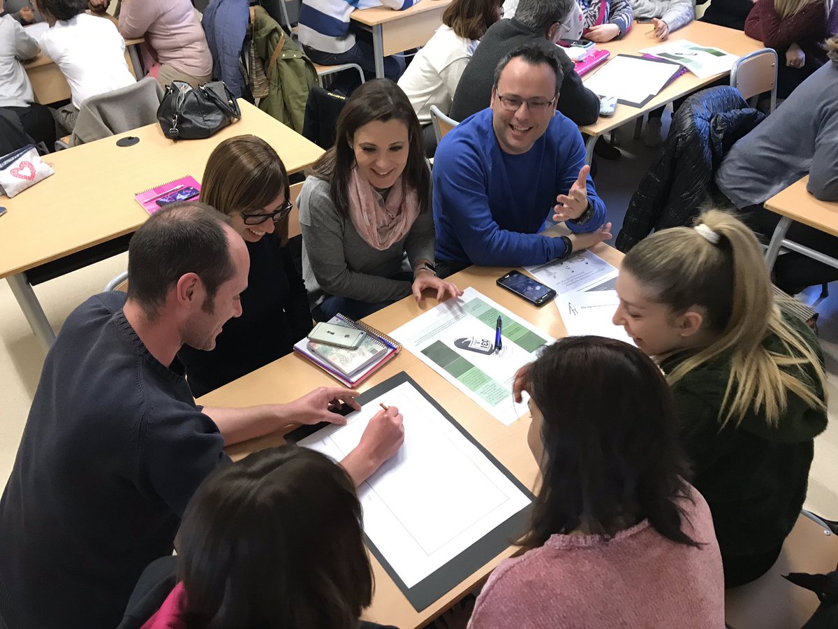csecnarf76's tweet photo. Quarta sessió acompanyant l’equip de l’escola @escolamdremei d’Alcover: definint horitzons com a escola i construint definicions pròpies de projectes d’aula. Quin és el següent pas? #amicscrítics #7principis @RosaSensat https://t.co/RC9qSK2Y3Q