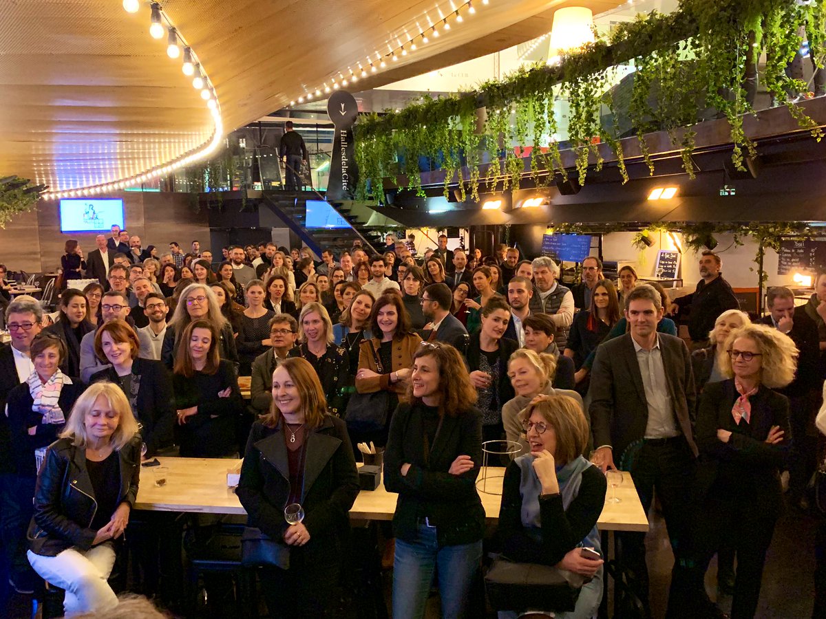 creatyne_'s tweet photo. Privilège de l’estrade : vous êtes près de 200 ce soir pour les vœux de notre beau @ClubComMP 🎉
Des projets, de la convivialité, de la passion et de l’ambition pour cette année avec trophées 🏆
#ClubComNewYear https://t.co/cMVbdaONuv