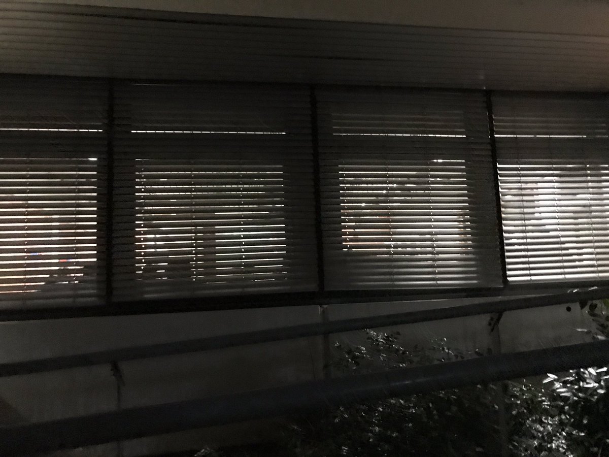 waldkindchen's tweet image. Die Cops aus Bielefeld sitzen in der Schule und gucken Handball. Wenn ihr euch mal fragt was die Bullen machen und wofür sie bezahlt werden hier die Antwort. 

#fckcops #noafd