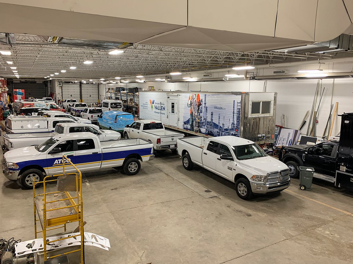 CowanGraphics's tweet photo. #Monday morning shuffle around our 16,000sq/ft install bay in #yeg.
Gearing up for a great week!
#vehicle #fleet #wrap #graphics
#print #branding #marketing
#CGprint #CGinstall #yyc #yxe https://t.co/nyoOSAS7Zv