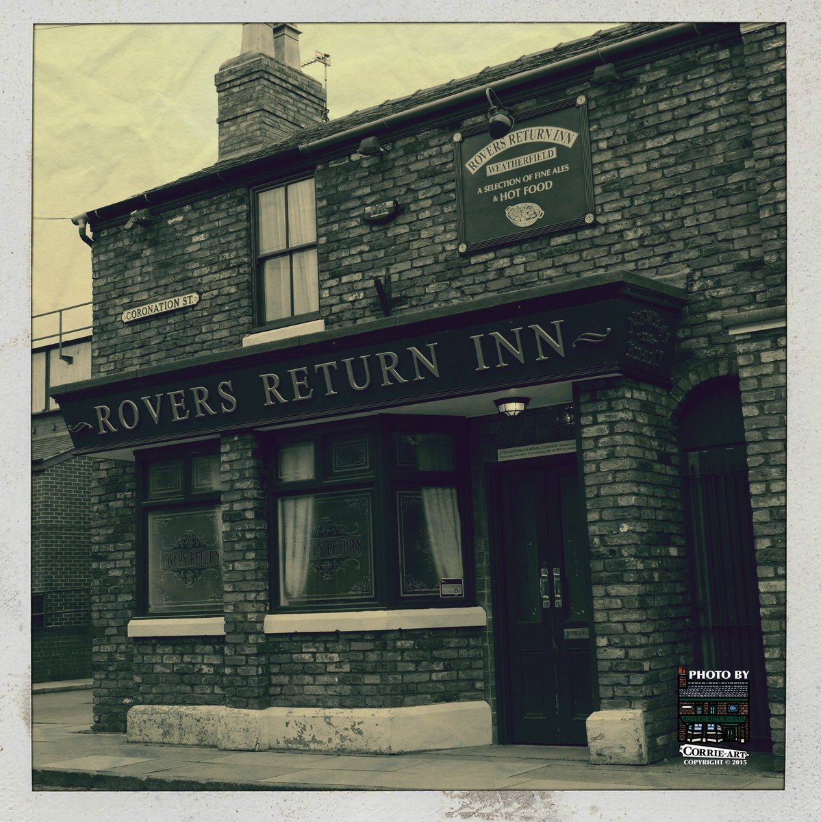 CorrieArt's tweet photo. CORONATION STREET MON 21/01/19
I have my suspicions about Aadi Alahan. Could he be the father of Amy's baby? It's always the quiet ones....and the ones hanging around the post box suspiciously!
#CorrieCommentary #Corrie https://t.co/2PpkrfXB9g
