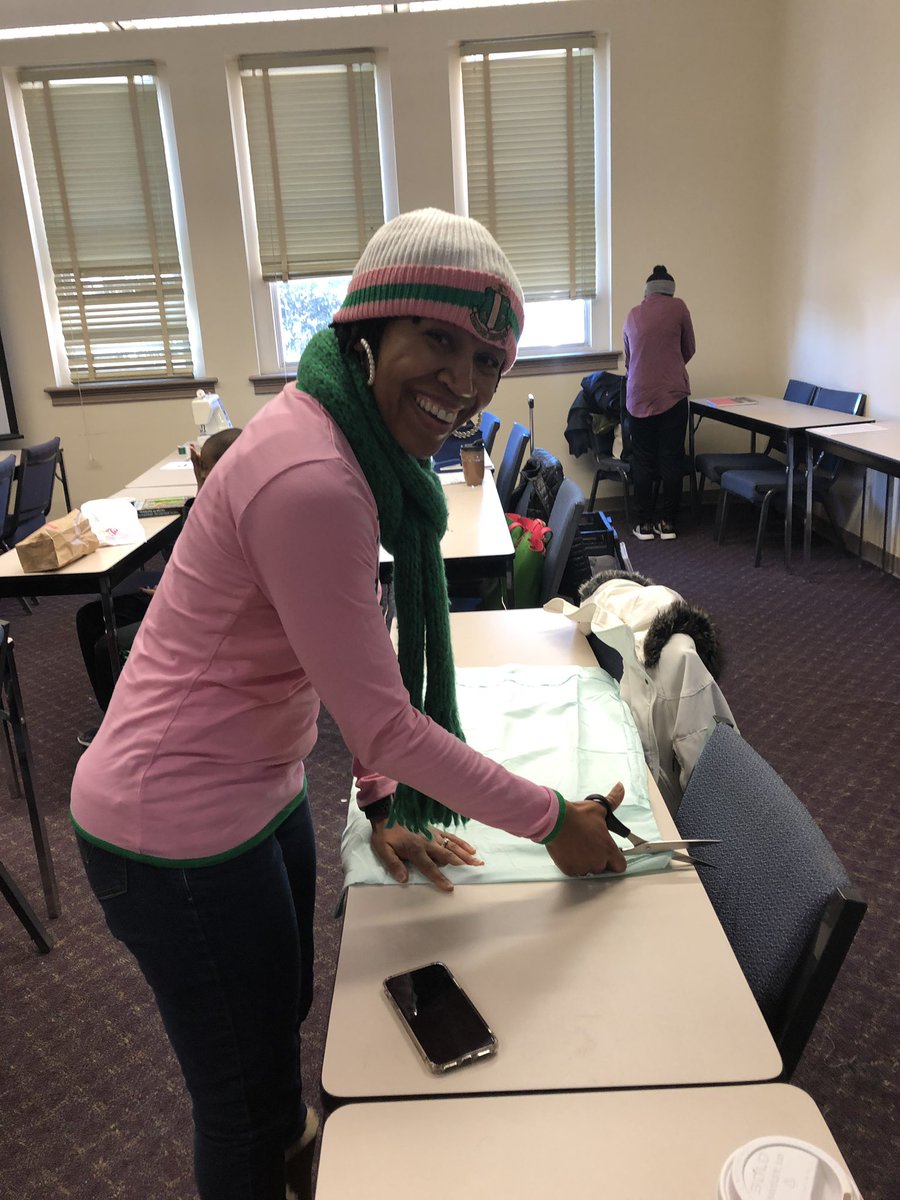 AKALIO1908's tweet photo. Enjoyed an MLK day of service with my Sorors!! We made dresses for little girls in Haiti as part of our Global Impact! ππ#AKAMLKDayOfService #AKAImpactDay #SARegion #ServingSignificantly #AKA1908 #AKALIO1908 #AKAExcellence #AKAMembershipMakesMeSmile https://t.co/GVfxJW3Y41