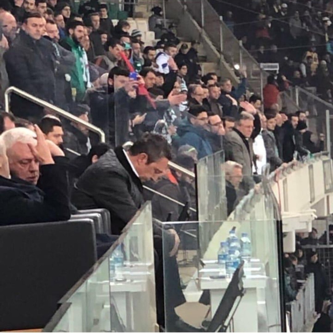 KOÇ gibi ALİ miz var bizim Dik dur eğilme bu taraftar seninle...