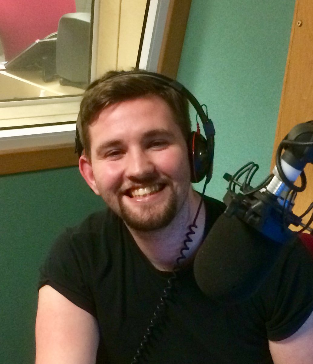 Join us for tonight's #MondayNightSocial with #MissSamanthaVintage <a href="/BethGEntertain/">Beth Gabbitas</a> Al and Antoinette #FriendshipLunches @HISCRotherham @lukeylive