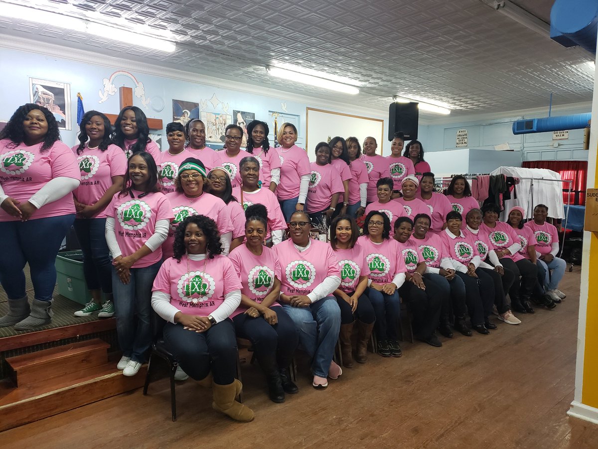 LTR_Latrobe_Mfg's tweet photo. #PiChiOmega chapter's #AKAMLKDayOfService at the Eighth Street Mission in #CrittendenCoAR #AKA1908 #MLK2019 #SisterhoodAndService #Excellence https://t.co/HQmSrN9A8e
