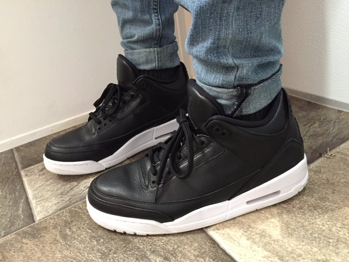 AvLaces's tweet photo. #MJMonday
-
Cyber Monday 3’s 🔥
-
Unfortunately I could not get pictures outside due to the snow storm that has covered Indiana.
-
What is your favorite retro/Jordan shoe?
-
#jordans #mondayshoes #jordan3 #cybermonday #retrojordans #retro3 #mjmondays #michealjordan https://t.co/IpYXmWSoJd