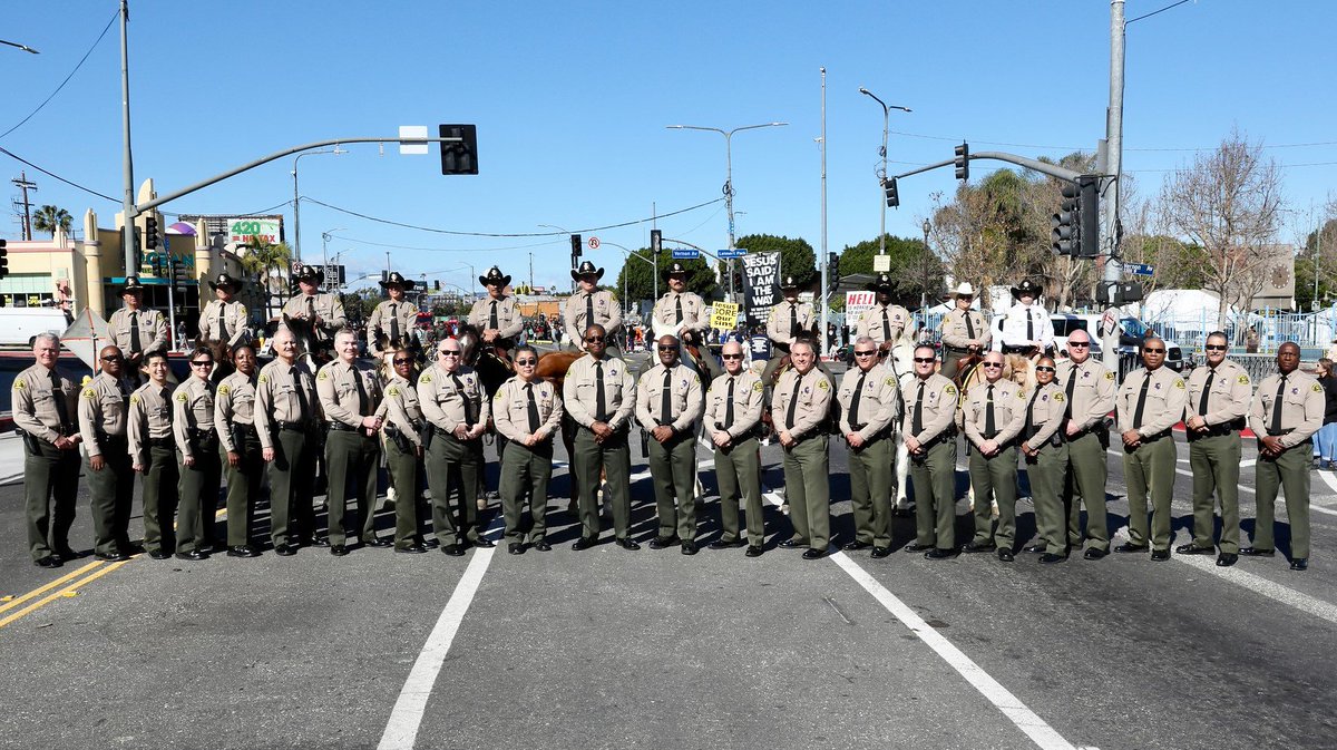 LASDHQ's tweet photo. #LASD Celebrates #MartinLutherKingJrDay- participating in #KingdomDayParade -what a great privilege to honor a visionary with our community.  The celebration continues in #LeimertPark until 5pm, come join us https://t.co/U9OldqVtU0 #MLKDay 
https://t.co/ce5khJQWeI https://t.co/Fu5uz5Djyz