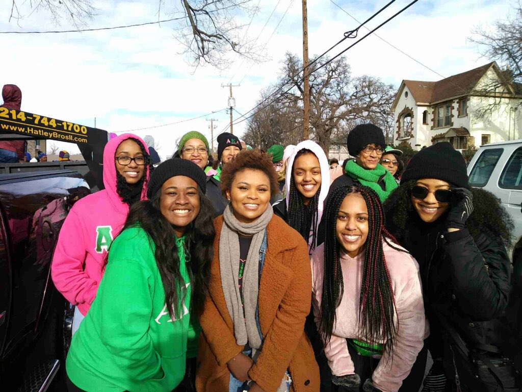 AKAOMODallas's tweet photo. Our #OmicronMuOmegaChapter members participated in the annual Dallas Martin Luther King, Jr. Day parade. #AKAOMO #AKAOMOPower #AKAMLKDayofService #Excellence #AKA1908 https://t.co/wNMV693z5x